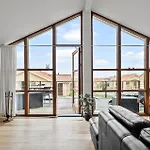 Three-bedroom In Semesterbostad